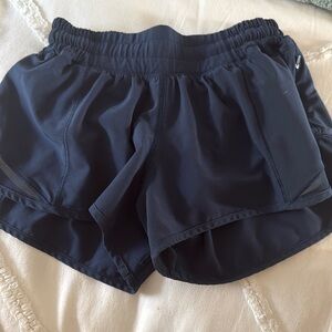 Lululemon Low rise 2.5 Hotty Hot Short Navy